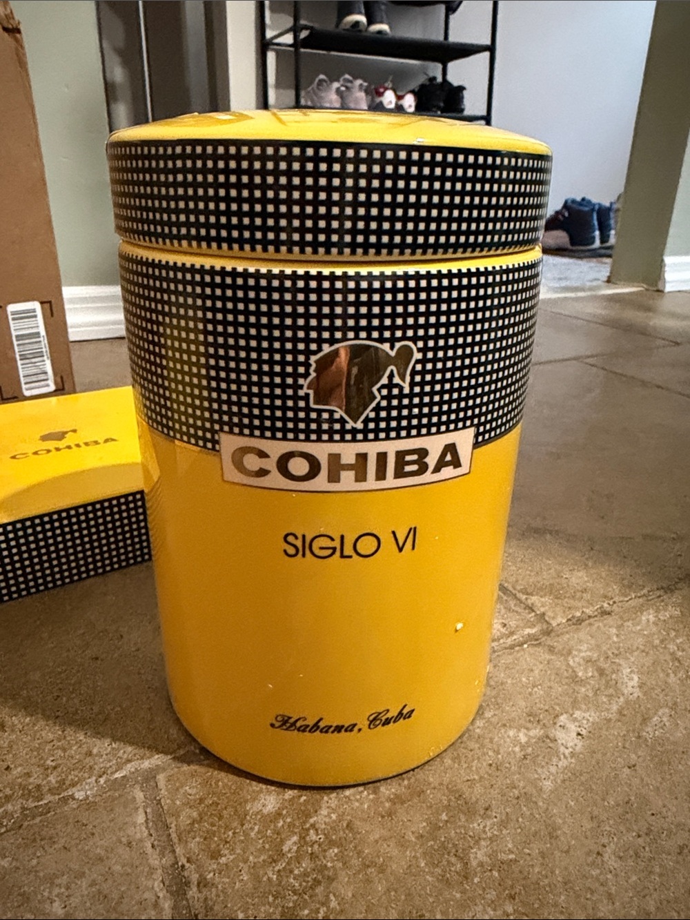 Cohiba Siglo VI ceramic cigar jar and its matching cardboard display box